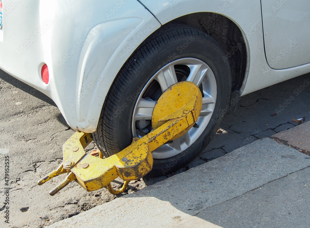 Wheel clamp on Car