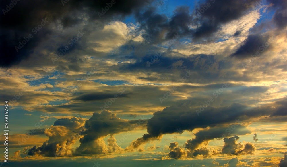 Fototapeta premium sky, clouds, cloud, nature, blue, sunset, sun, weather, cloudscape, white, light, cloudy, summer, storm, heaven, rain, sunlight, landscape, wind, atmosphere, sunrise, abstract, beautiful, dramatic, da