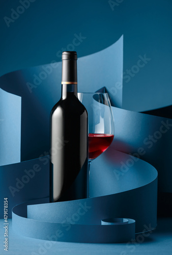 Obraz na plátně Bottle and glass of red wine.