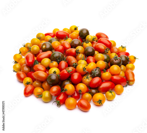 Bunte Cocktail-Tomaten isoliert auf weissem Hintergtund