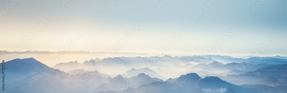 Majestic sunset in the mountains.The natural light of the sun fell on the horizon.