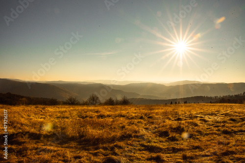Fototapeta Naklejka Na Ścianę i Meble -  widok z polany na góry jesienią,Beskidy