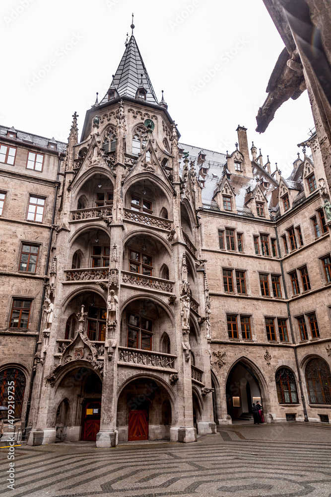 Fototapeta premium The New Town Hall - Glockenspiel in Munich, Germany