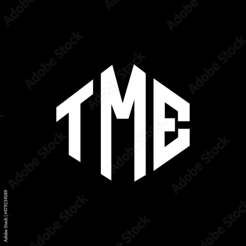 Fotografie TME letter logo design with polygon shape