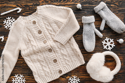 Cozy winter apparel flat la...