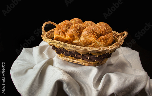 Classic Bread Basket