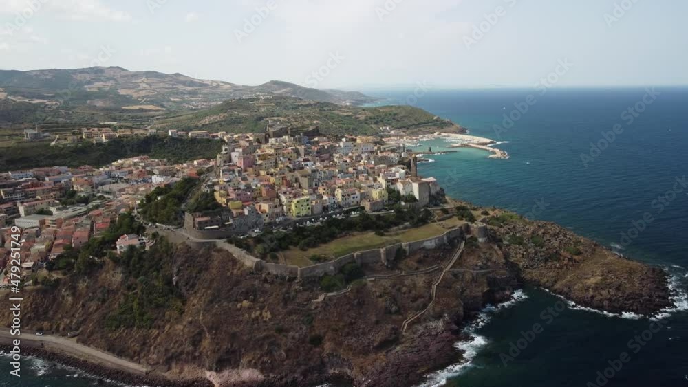 Veduta Aerea dell' antico Borgo di Castelsardo con le sue antiche mura nella costa nord della Sardegna Veduta Aerea dell' antico Borgo di Castelsardo con le sue antiche mura nella costa nord della Sardegna