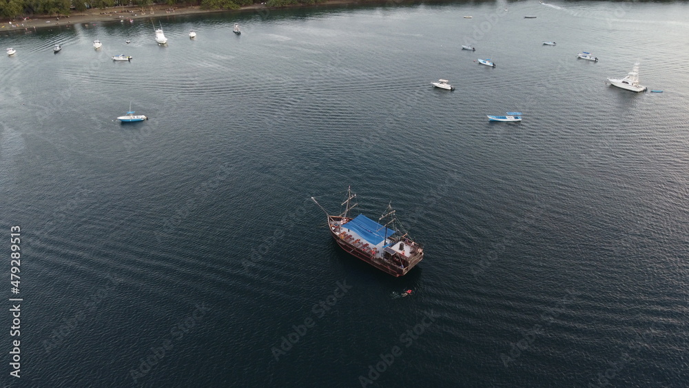 Obraz premium boat on the river