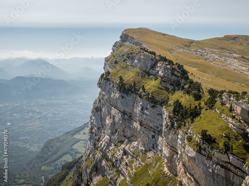 Vue sur le  la dent de Crolles en été dans le massif de la Chartreuse, proche de Grenoble, Isère, France - View on the dent de Crolles, in the Chartreuses Mountains, close to Grenoble, Isère, France