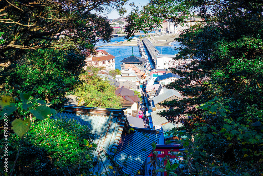 江の島展望台からの江の島大橋と湘南の街並み（神奈川県藤沢市江ノ島）