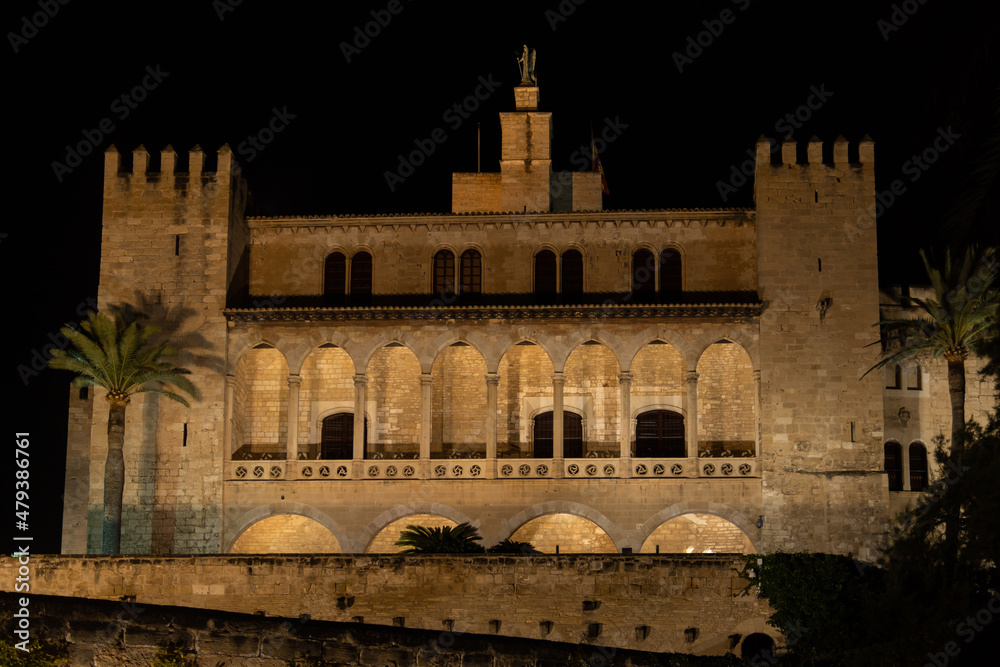 General view of the Almudaina Palace at night