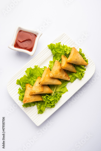 Mini triangle patti samosa