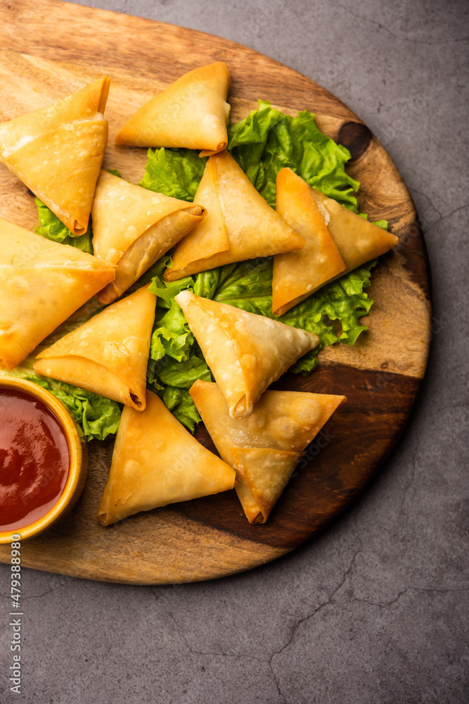 Mini triangle patti samosa Mini triangle patti samosa