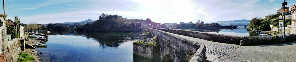 Puente sobre un río de Galicia