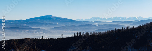 Photographie Winter view of the Slovak, Polish Tatra Mountains and Babia Gora Mountain from B