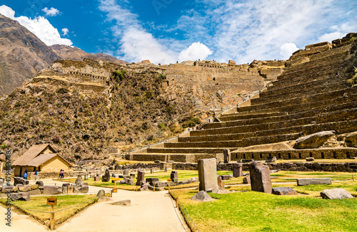 Inca archaeological site at Ollantaytambo in the Sacred Valley of Peru Fototapet