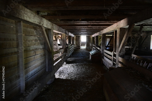 old abandoned barn 