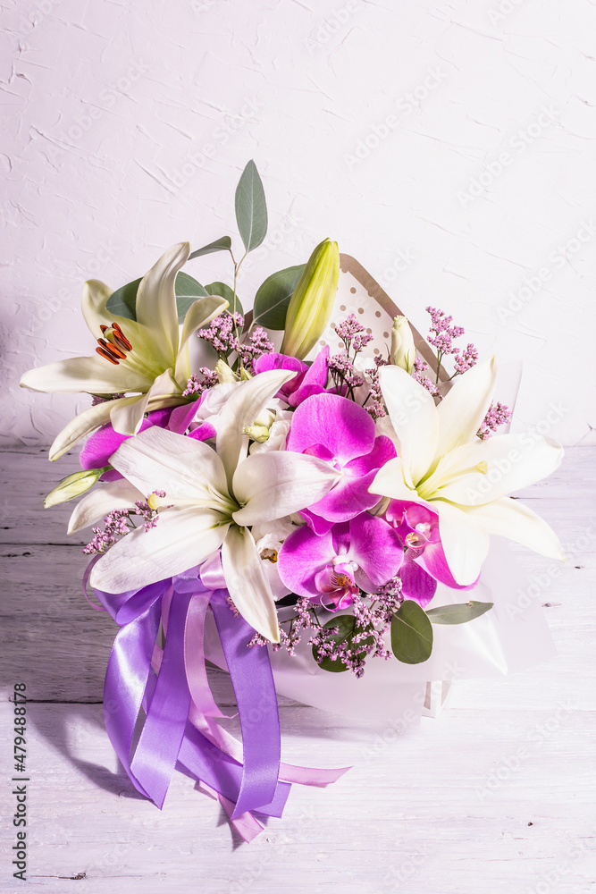 Obraz premium A beautiful bouquet of fresh flowers on a white background