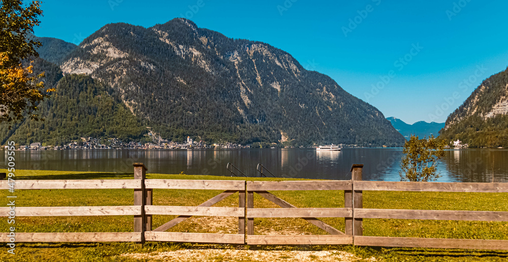 Beautiful alpine summer view with reflections at the famous Hallstaetter See lake, Hallstatt, Upper Austria, Austria