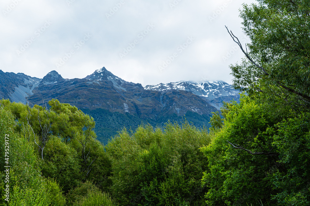 ニュージーランド　オタゴ地方のグレノーキーのラグーン・トラックから見える風景