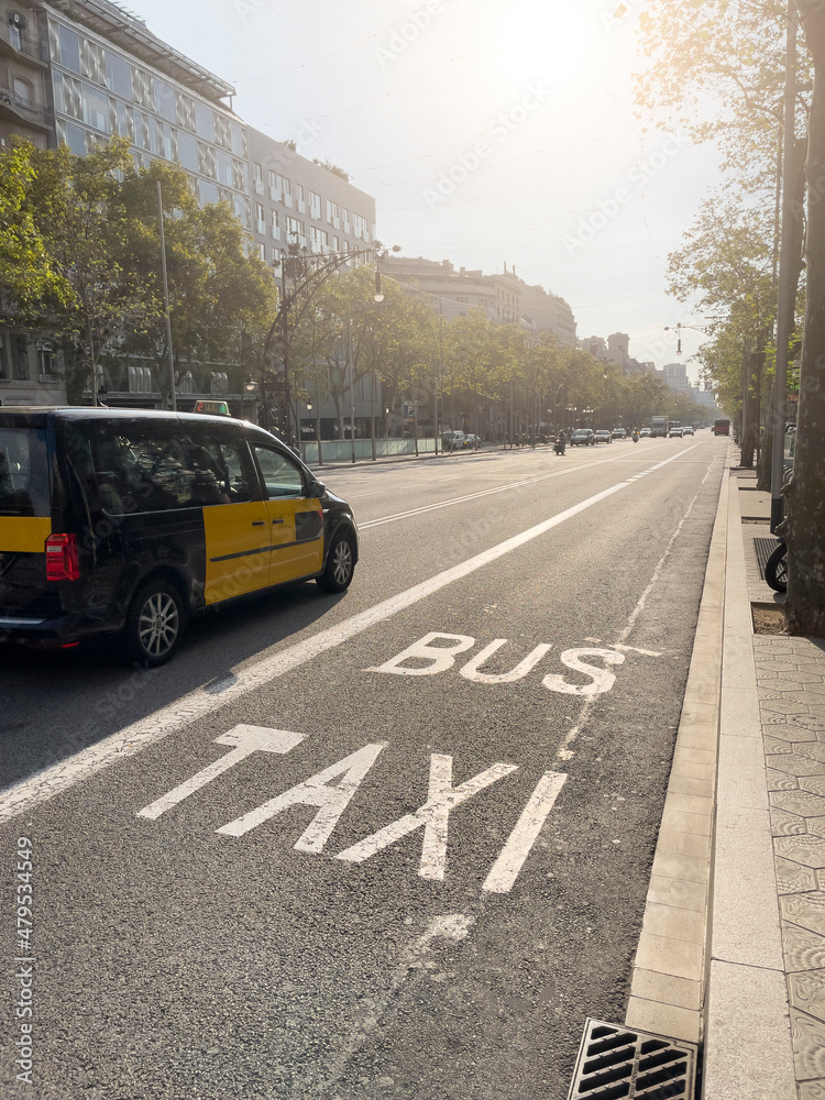 Fototapeta premium Taxi in Barcelona Streets
