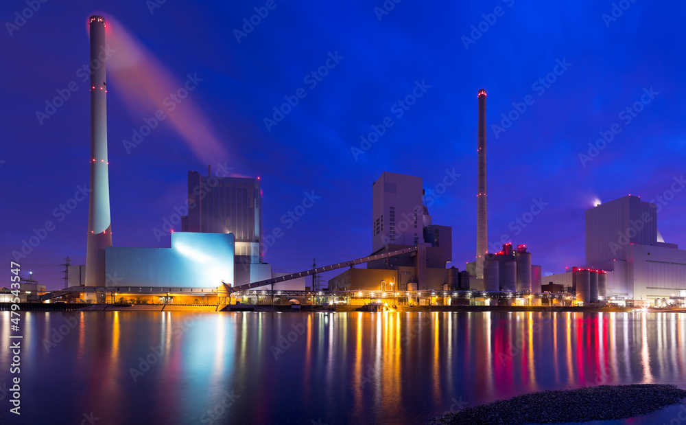 Coal power plant in Mannheim by night