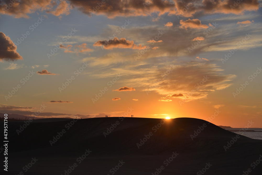 鳥取砂丘と沈む夕日