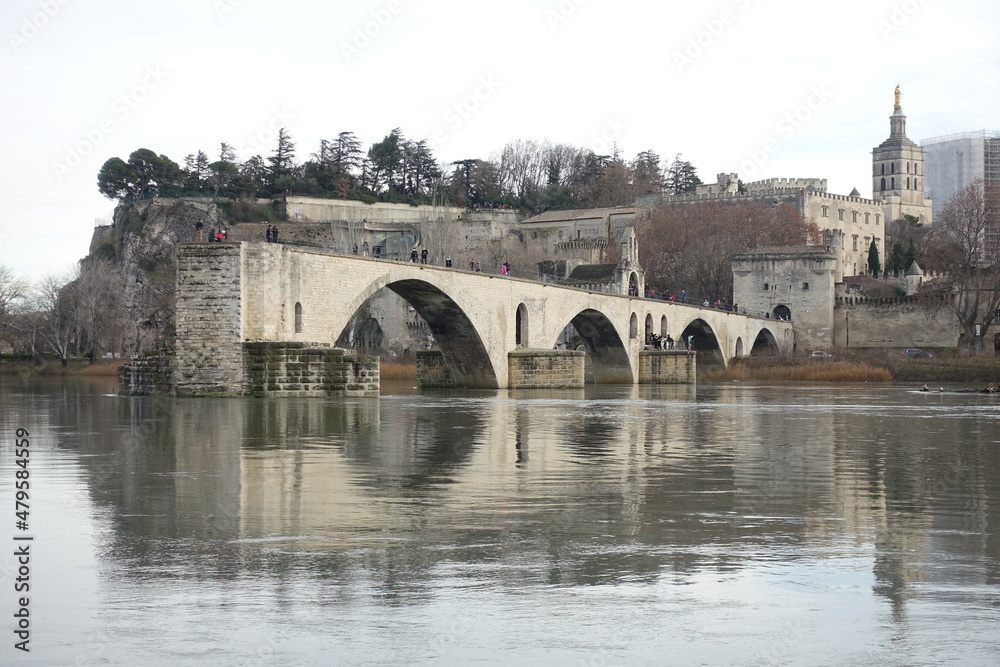 Le pont Saint-bénézet à Avignon