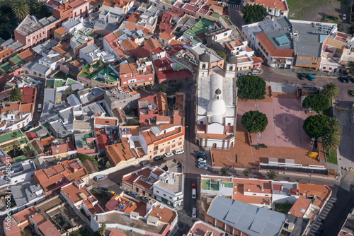 Photos Fotografía aérea del pueblo de Ingenio con la iglesia de La Candelaria, en la zo