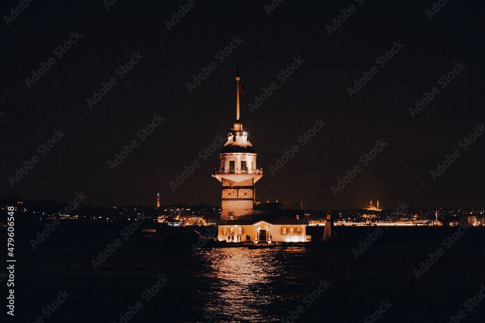 Obraz premium Maiden's Tower at night in Istanbul Turkey