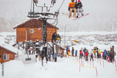 Fototapeta Naklejka Na Ścianę i Meble -  Ski Lift Crowd 