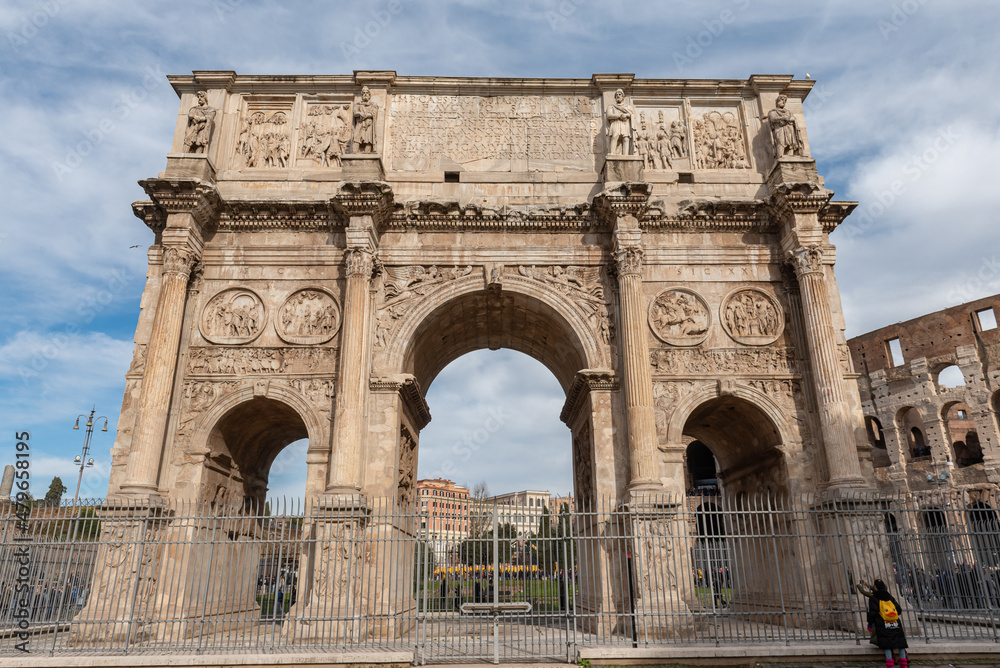 Arch of Constantine in the city of Rome