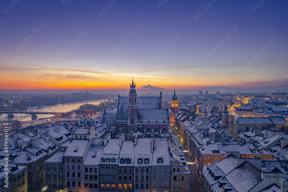 Warszawa - Stare Miasto zimowym świtem
