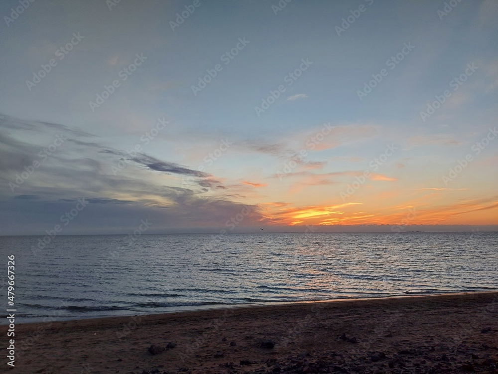 Obraz premium sunset over the sea