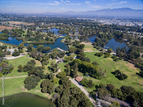 Obraz na płótnie Sunny aerial view of Whittier Narrows Recreation w salonie