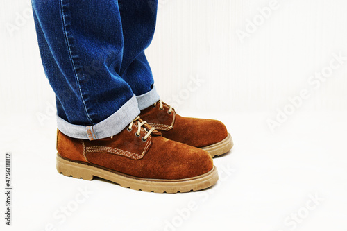 Botas cafés para hombre. Botas usadas en buen estado, espacio para texto al lado derecho.