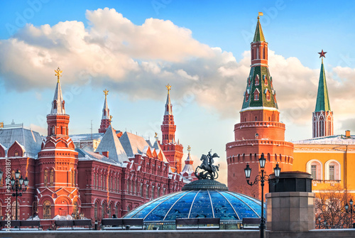 Canvas Print Historical Museum near the Moscow Kremlin and St