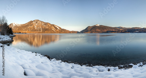 Morgen am Walchensee in Bayern im Winter photo