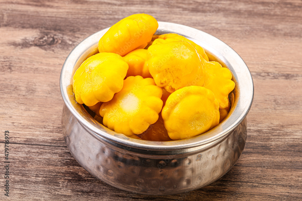 Marinated patissons in the bowl