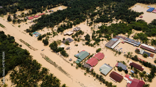 AERIAL TOP DOWN FOOTAGE OF MALAYSIA AFTERMATH BIGGEST FLOOD COVERING MAJOR AREA IN SELANGOR AND KLANG VALLEY. IT SIDE IMPACT FROM THE RAI TYPHOON.	 photo