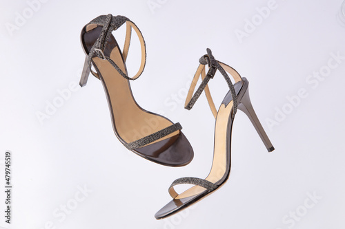 ピンヒールサンダル、白バック