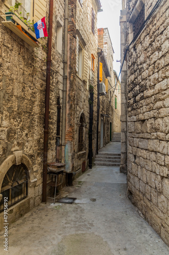 Narrow alley in Sibenik, Croatia © Matyas Rehak