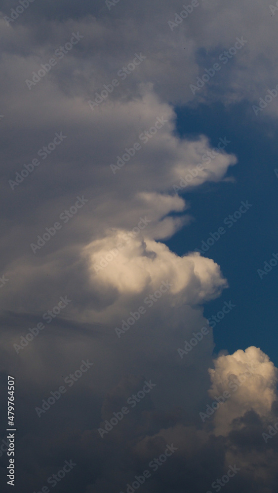 Ciel tourmenté à l'approche d'un orage Ciel tourmenté à l'approche d'un orage