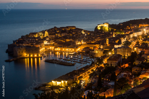 Evening aerial view of the old town of Dubrovnik, Croatia © Matyas Rehak