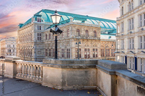 Vienna State Opera house in center of Vienna, Austria photo