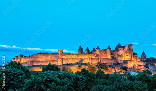 Fototapeta Naklejka Na Ścianę i Meble -  view of the castle at night in the medieval walled city of Carcassonne (La Cité) in France