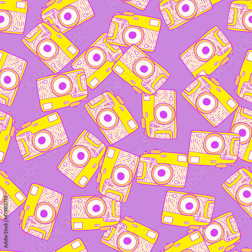 Photo camera vintage seamless pattern. Retro photo cameras design. Repeated texture in doodle style.