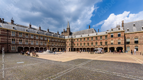 L'Aia, Paesi Bassi, centro storico, palazzo  Binnenhof 
 sede parlamento olandese photo