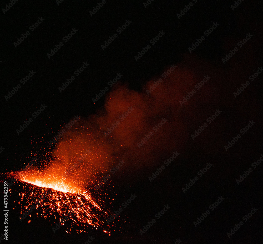 Eruption volcanique du Piton de La Fournaise Eruption volcanique du Piton de La Fournaise