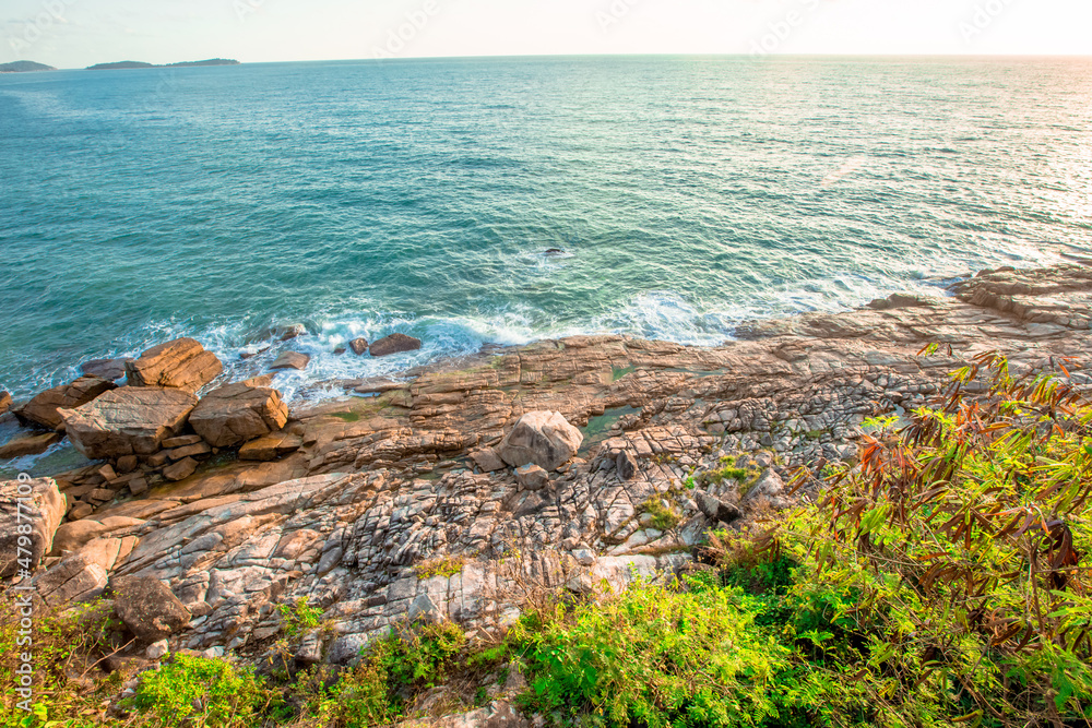 panoramic background of high mountain scenery, overlooking the atmosphere of the sea, trees and wind blowing in a cool blur, spontaneous beauty panoramic background of high mountain scenery, overlooking the atmosphere of the sea, trees and wind blowing in a cool blur, spontaneous beauty